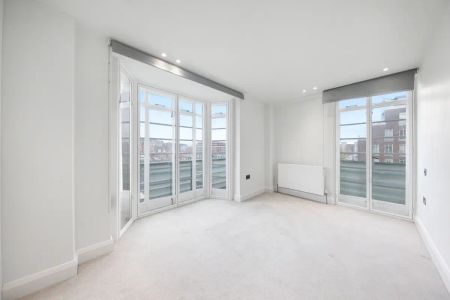 3 bedroom flat in Gloucester Place - Photo 5