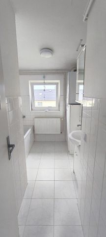 Pronájem bytu 3+1 98 m² - Fotografie 2