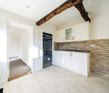 The Cottage Boundless Farm Boundless Road, Godalming - 2 bedrooms P... - Photo 5