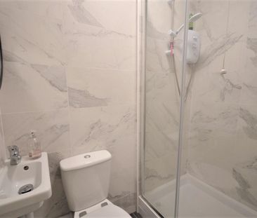 5 bedroom House To Let Total Size: 1260 SQ FT - Photo 2