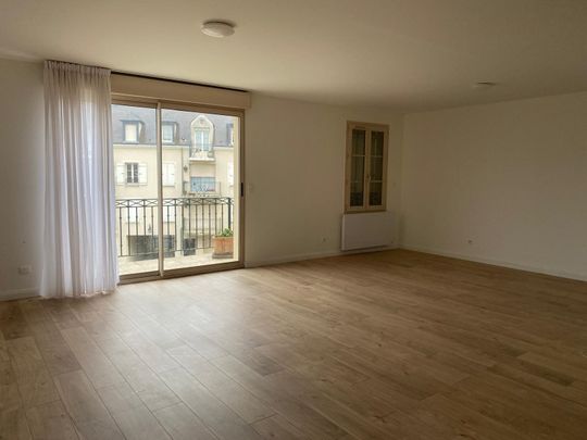 Location Appartement 3 pièces 81m² PROVINS 77160 - Photo 1
