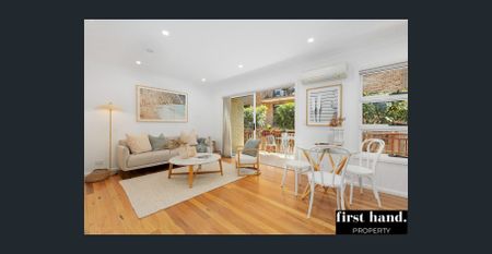 Stylish Beachside Living – Moments from Coogee and Clovelly Beaches - Photo 4