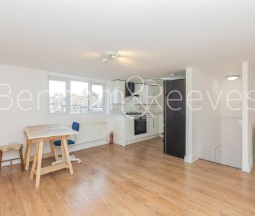 4 bedroom property to rent - Photo 1