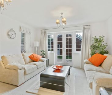 Semi-detached house to rent on - Photo 2