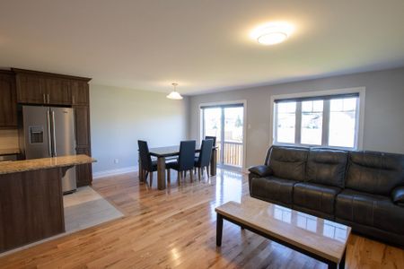 For Lease - 164 St-Malo Place, Russell, Ontario - Photo 5