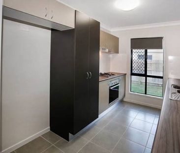 6 Roosevelt Loop, Mount Louisa QLD 4814 - House For Rent | Domain - Photo 6