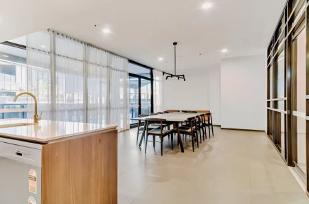 1 bed 1 bath - Photo 2