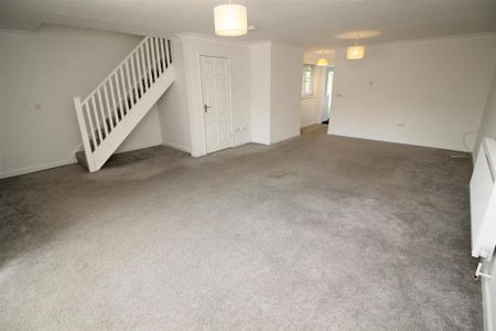 4 bedroom terraced house to rent - Photo 2