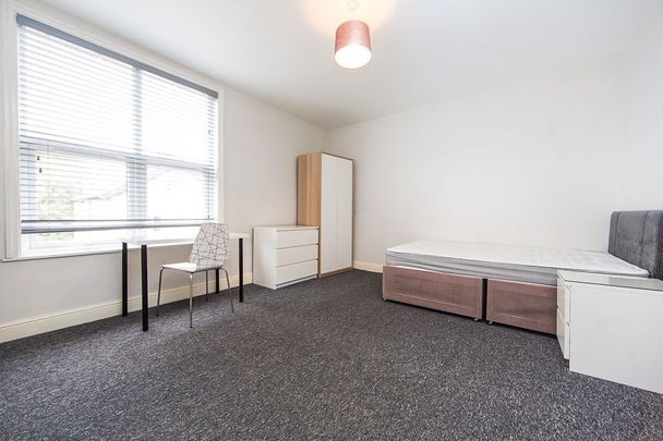 Hartley Avenue, Woodhouse, Leeds - Photo 1