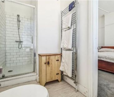 2 bedroom maisonette to rent - Photo 4