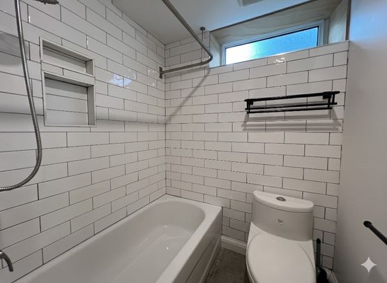 For Lease - 110 Caroline Avenue Unit# Lower, Toronto, Ontario - Photo 1