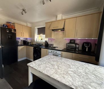 2 bedroom flat to rent - Photo 5