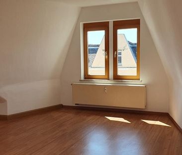 Attraktive & lichtdurchflutete 3-RW mit Balkon im DG nahe der Bergs... - Photo 1