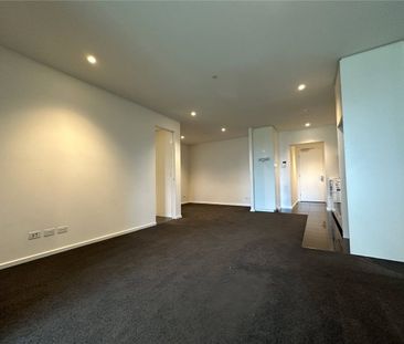 One Bedroom Apartment at the heart of Melbourne CBD - Photo 1