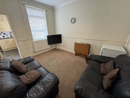 Ratcliffe Street, Burton Stone Lane - P10052 - Photo 4