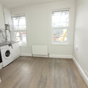 1 Bedroom Studio To Let - Photo 2