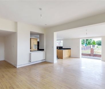 A detached 5 bedroom brick built property situated within the villa... - Photo 1