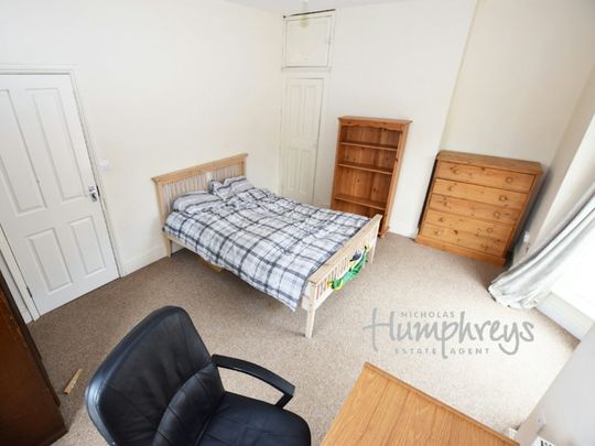 Beaconsfield Terrace, Northampton, NN1 - Photo 1