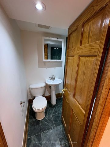 For Lease - 181 St Clair Avenue Unit# Rear, Toronto, Ontario - Photo 5