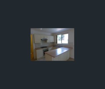 12 Hillcrest Road, Quakers Hill, NSW 2763 - Photo 6