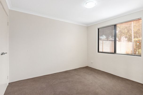 Beautifully Renovated Townhouse in Kelmscott - Photo 1