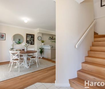 CHARMING 3 X 2 TOWNHOUSE IN PERFECT LOCATION! - Photo 6