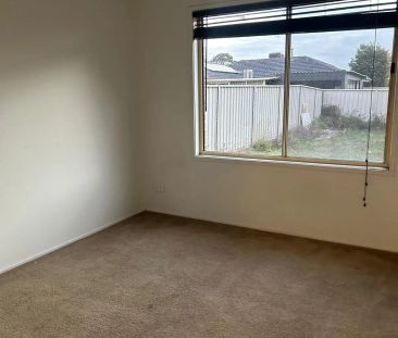 119 Hanson Road, Craigieburn VIC 3064 - Photo 3