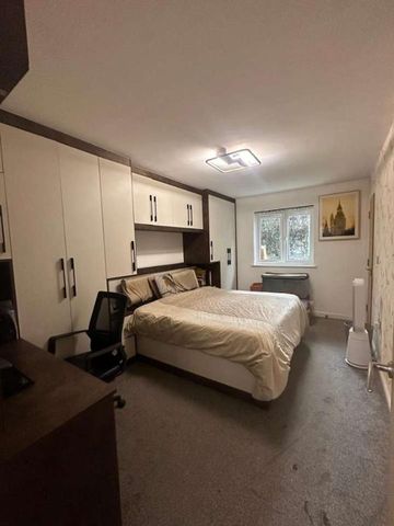 Alexandra Road, Hounslow, TW3 - Photo 4