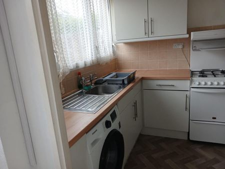 3 bedroom terraced house to rent - Photo 5