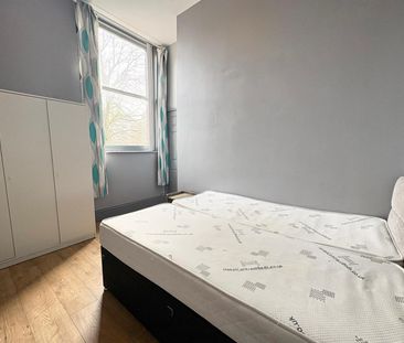 St. Petersgate, Stockport - Photo 3