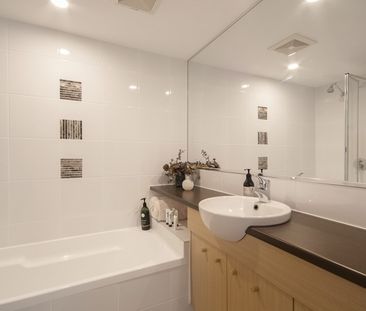 3 BEDROOM, 2 BATHROOM APARTMENT ON KAWANA ISLAND - Photo 4