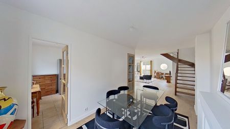 Location Appartement 5 pièces 113m² - Photo 3