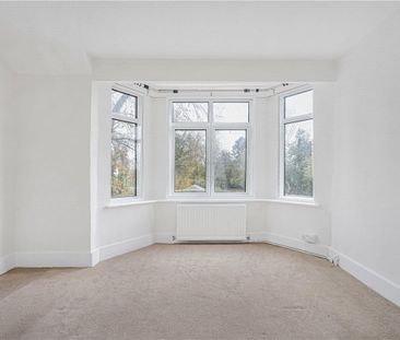 A detached four bedroom house situated within the Village of South ... - Photo 4