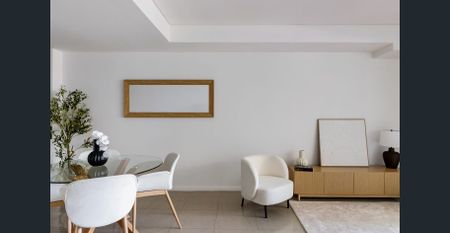 Split level apartment with generous proportions - Photo 4