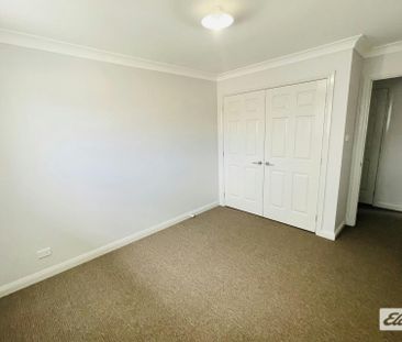Near New Luxury house with 4 Bedrooms plus STUDY - Photo 5