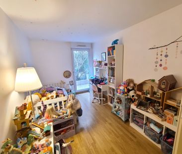 Location Appartement 3 pièces 72m² MARSEILLE 6ème - Photo 3