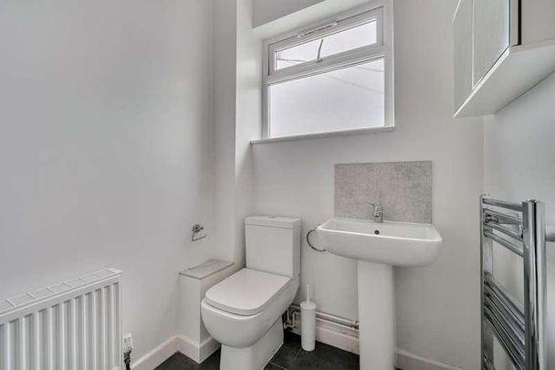 Greenway Parade, Chesham, HP5 - Photo 1