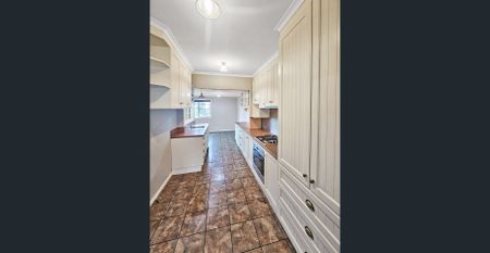 70 Haywood St, Morwell, Vic 3840 - Photo 3