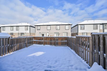 For Lease - 9 Rouley Lane, Hamilton, Ontario - Photo 4