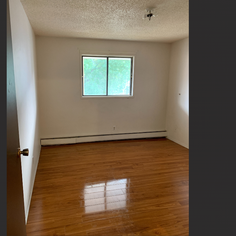 Large 2 Bedroom Suite in Meadowgreen - Photo 1