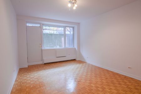 900 Rockland - Photo 2