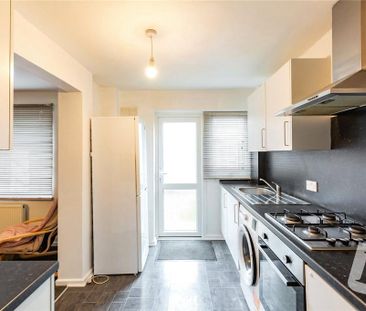 3 bedroom terraced house to rent - Photo 6
