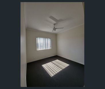 Modern Unit With Double Garage - Photo 2