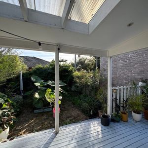 Petersham - Photo 2