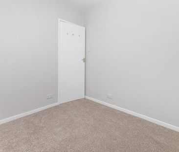 2 bedroom detached house to rent - Photo 3