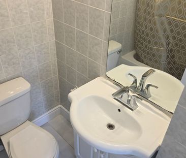 For Lease - 38 Goreridge Crescent, Brampton, Ontario - Photo 5