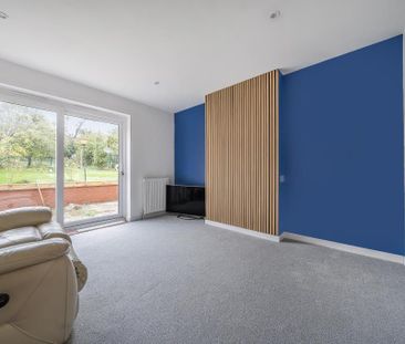 4 bedroom semi-detached house to rent - Photo 2