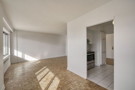 3555 Cote-des-Neiges Road - Photo 4