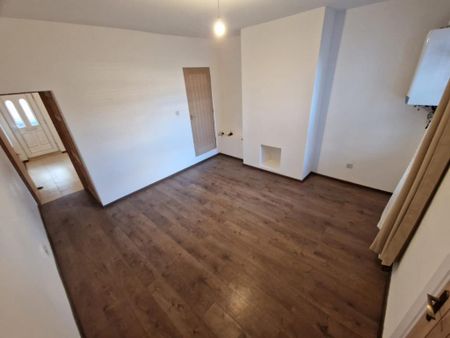 3 bedroom terraced house to rent - Photo 2