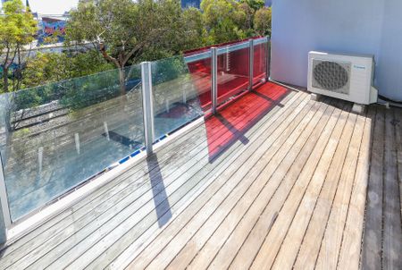 Stylish 2-Bedroom Apartment in Prime Prahran Location - Photo 3